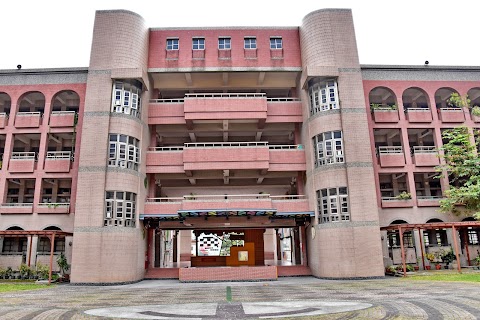 臺南市新營區新泰國民小學