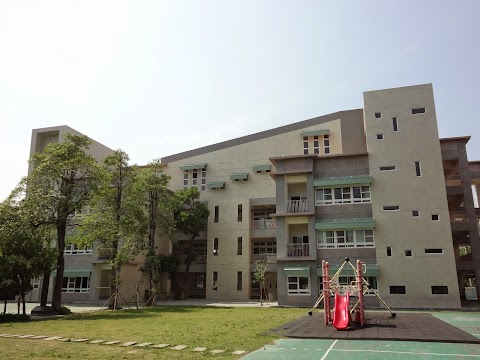 苗栗縣竹南鎮竹南國民小學