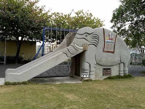 大象溜滑梯