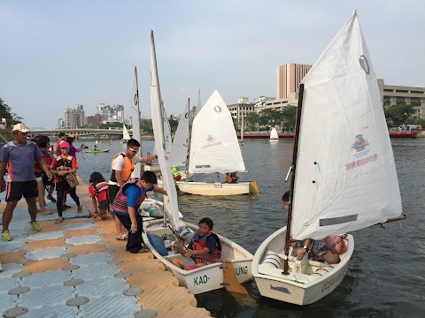 高雄市鹽埕區光榮國民小學
