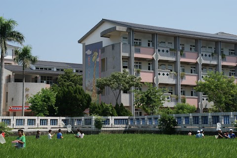 苗栗縣苑裡鎮中山國民小學