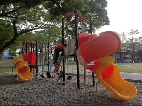 高雄市楠梓區右昌國民小學