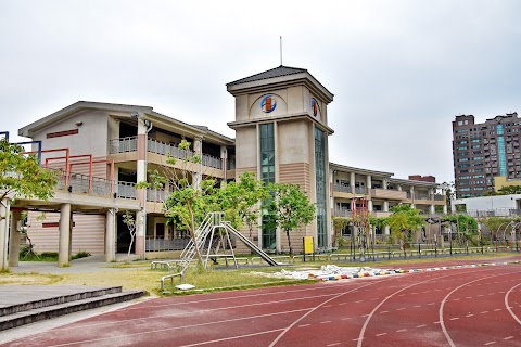 臺南市新營區新營國民小學